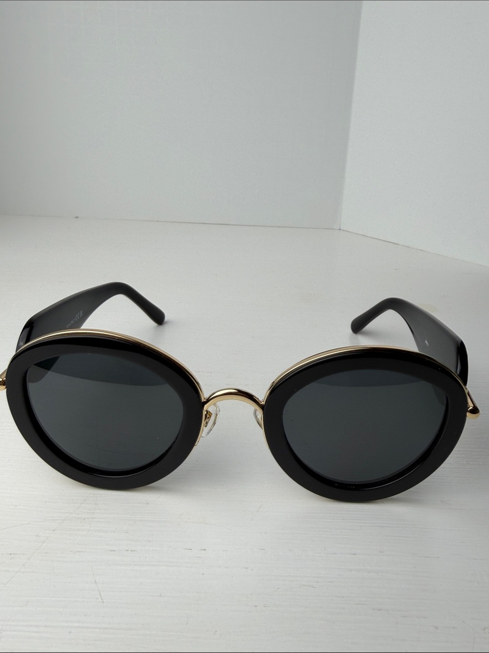 Loewe Black and Gold Round Sunglasses - Picture 3 of 8